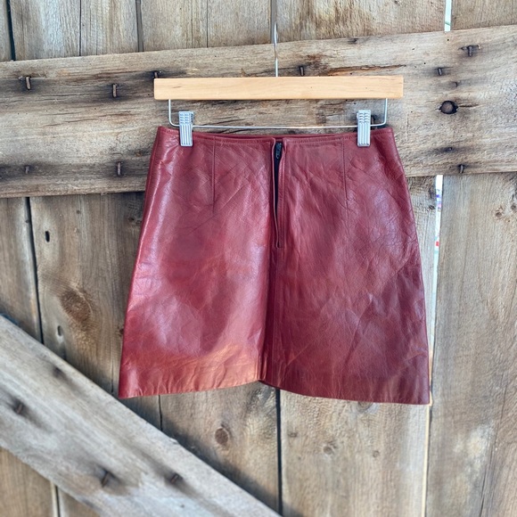 Vintage leather skirt - Picture 3 of 3